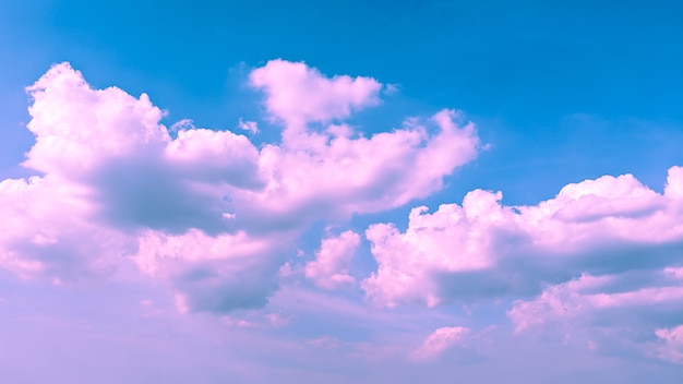 Облачно розовый и синий цвет фона