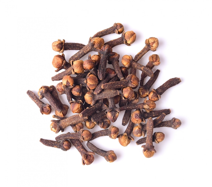 Photo clove isolated