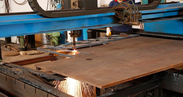 CNC lasersnijden metalen plaat