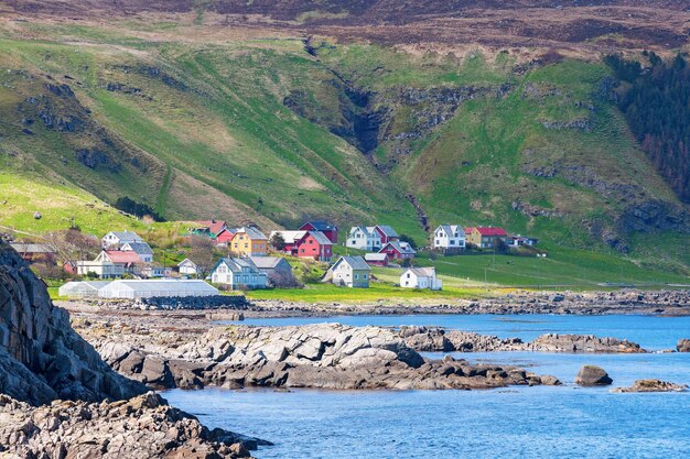 Foto villaggio costiero di runde in norvegia