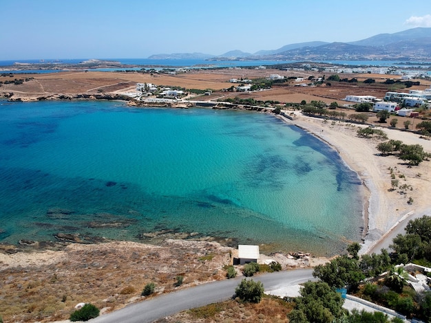 ギリシャヨーロッパのターコイズブルーの海と細かい砂の海岸線