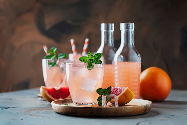 Cocktail met grapefruit en munt