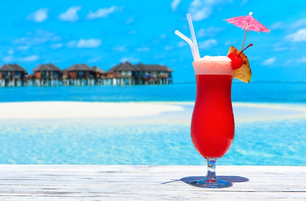 Cocktail met onscherpte strand