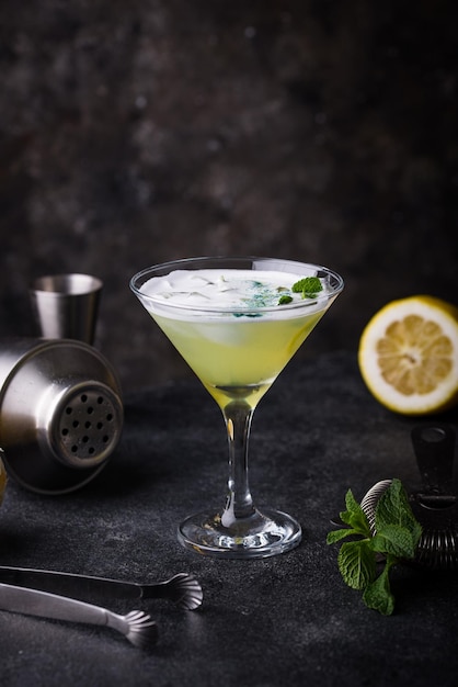 Cocktail or mocktail with lemon and mint