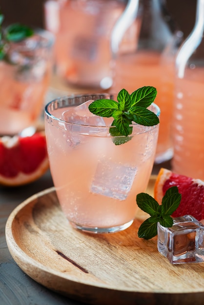 Cocktail with grapefruit and mint