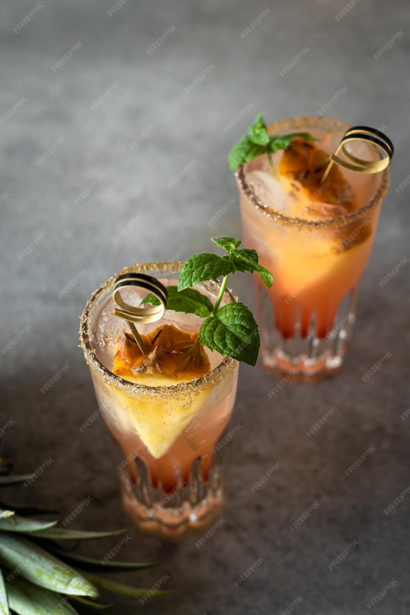 Premium Photo Cocktail with white rum and pineapple pineapple and