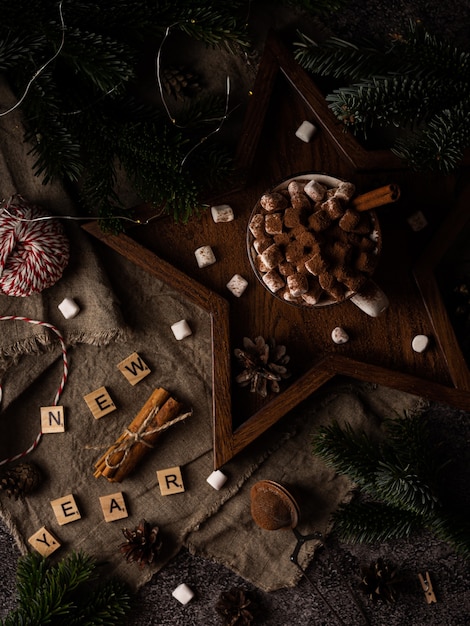 Tazza di cacao decorata con marshmallow