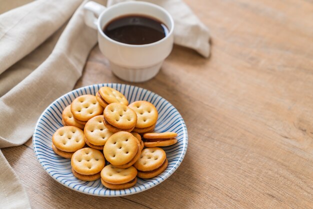 Coconut biscuits with pineapple jam