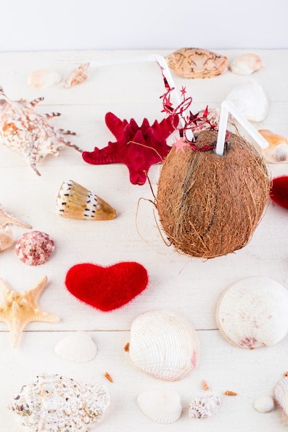 Cocktail al cocco. giorno di san valentino.