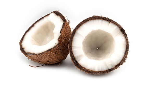 白い背景の上のココナッツ