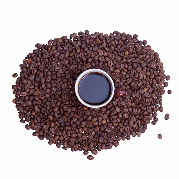Чашка кофе и кофейные зерна изолированные