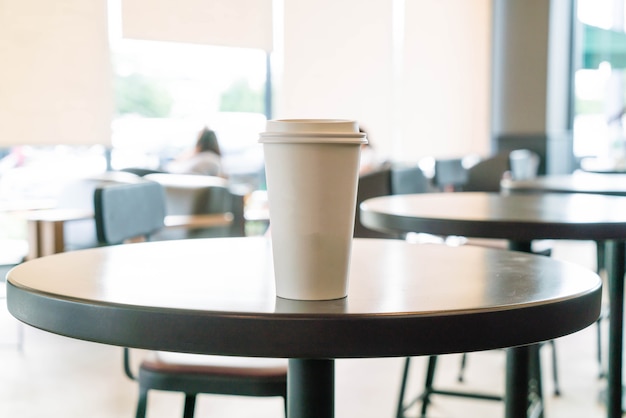 Tazza di caffè nella caffetteria