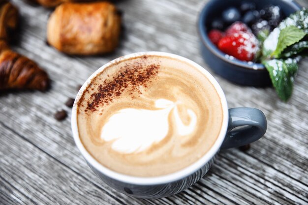 Photo coffee cup on table