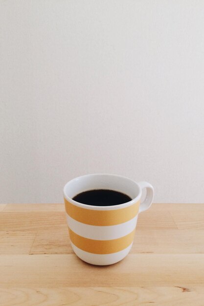 Photo coffee cup on table