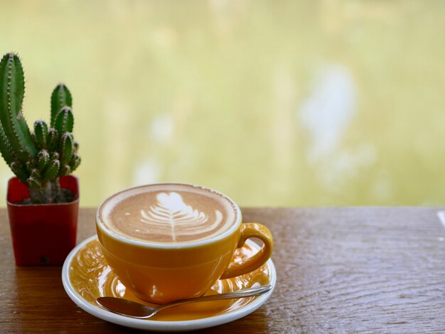 写真 コーヒーショップでのコーヒーラテアート