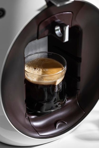 コーヒーエスプレッソを作るコーヒーマシン