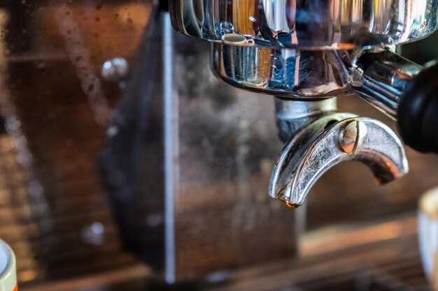 Foto caffettiera con macinino lucido