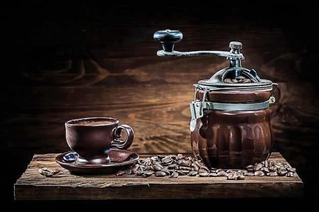 Coffee mill and cup