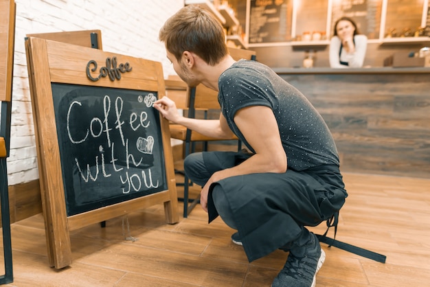 あなたとのコーヒー、チョークで書く