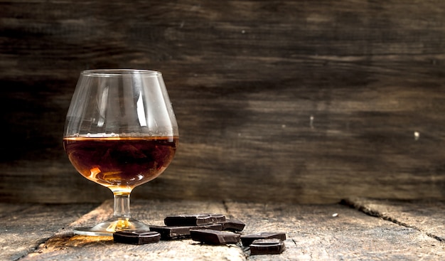 Cognac con cioccolato amaro.