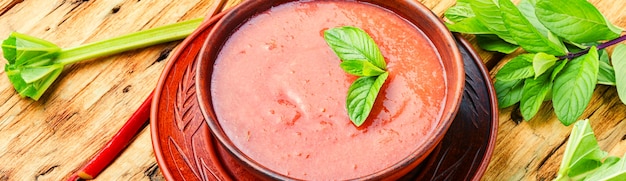 cold rhubarb soup