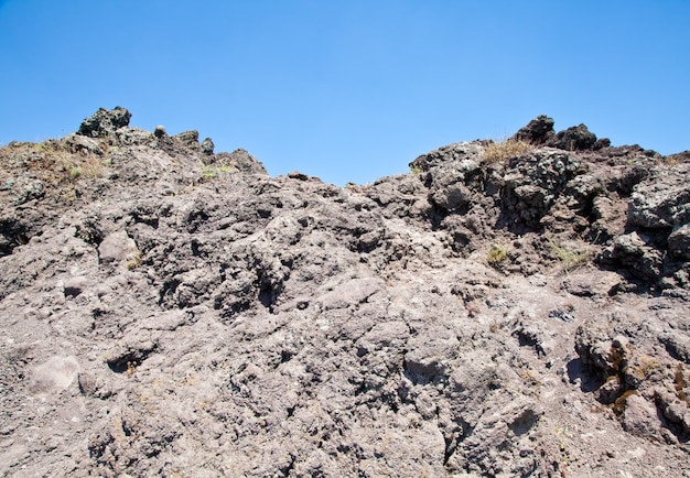 ベスビオ火口の冷たい火山溶岩-ナポリ-イタリア