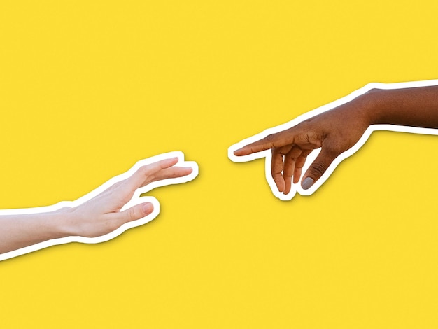 Foto collage-uitsneden van zwart-witte menselijke handen die naar elkaar reiken