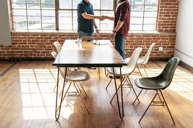 Photo colleagues in a meeting