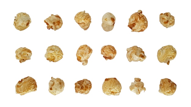 Collectie sets karamel smaak Popcorn geïsoleerd op een witte achtergrond met uitknippad Close-up