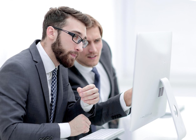 Collega's bespreken nieuwe ideeën