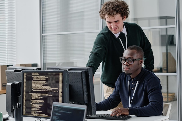 Collega's ontwikkelen samen een nieuw programma