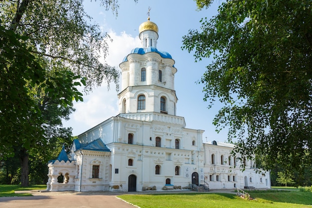 Collegium middeleeuws gebouw in chernihiv, oekraïne