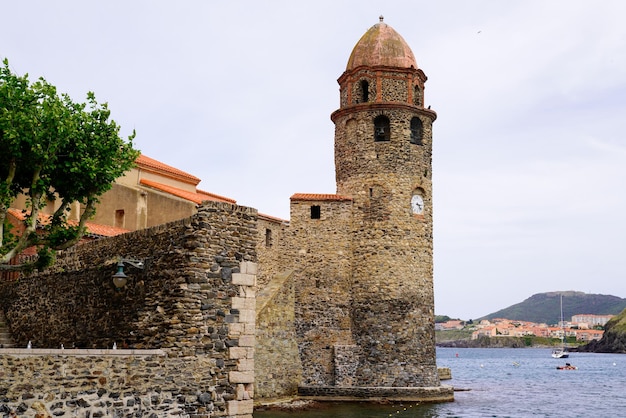 Collioure 프랑스 항구 남쪽에 있는 천사 교회의 성모 마리아