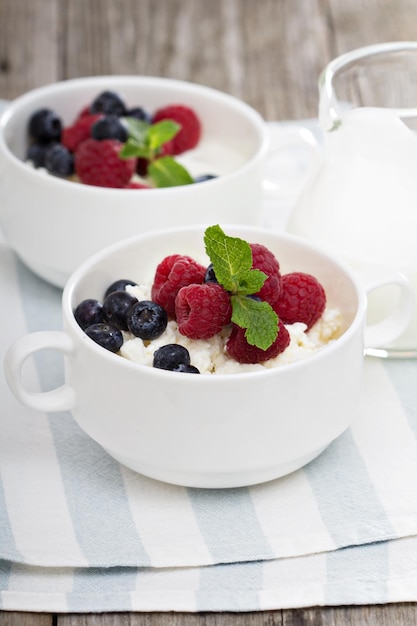Photo colofrul healthy breakfast with cottage cheese