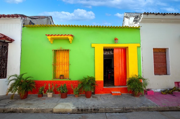 콜롬비아 카르타헤나 성벽 도시 Cuidad Amurrallada 및 유서 깊은 도심의 다채로운 건물