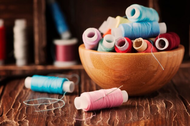 Color threads on the vintage table