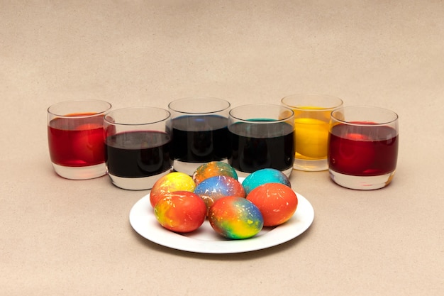 Colored eggs for Easter at home Photo instruction Coloring water in glasses