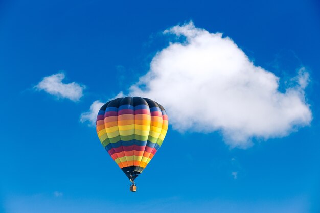 Photo colorful hot air balloon over blue sky