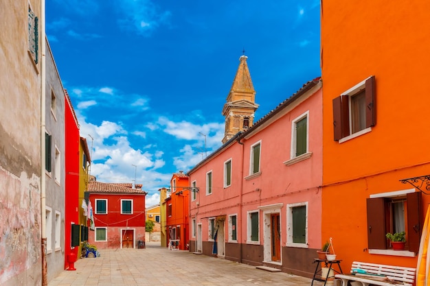 Красочные дома на Бурано Венеция Италия