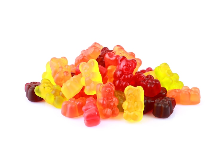 Photo colorful jelly bears isolated on white background