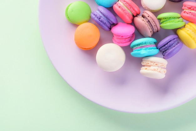 Colorful macarons 