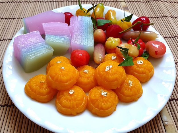 Foto dolci colorati dolci tailandesi frutta d'imitazione cancellabile dessert a strati tailandesi gnocchi di farina di frumento