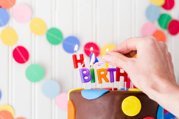 Dolci colorati per la celebrazione della festa di compleanno dei bambini.