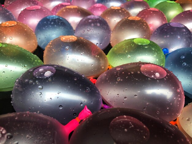 Фото Цветные воздушные шары с каплями