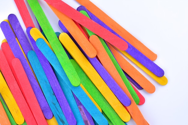 Разноцветная деревянная палочка для мороженого