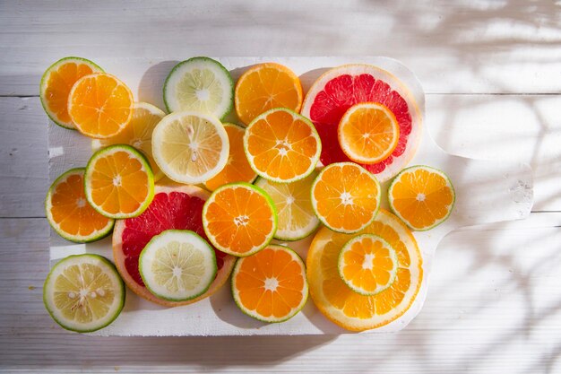 The colors of citrus fruits