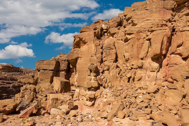 Coloured Canyon is een rotsformatie op het schiereiland Zuid-Sinaï, Egypte Woestijnrotsen