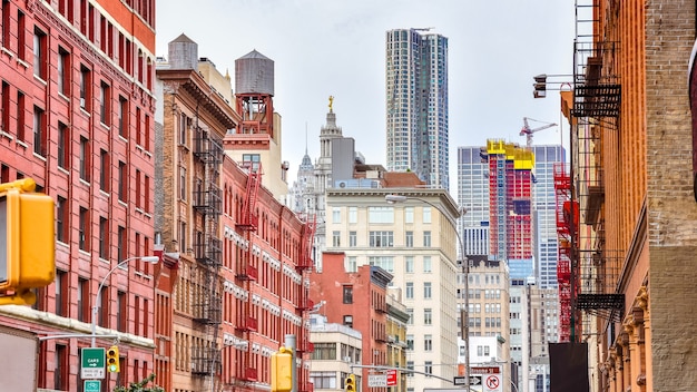 Красочные здания на улице Сохо Манхэттен Нью-Йорк США