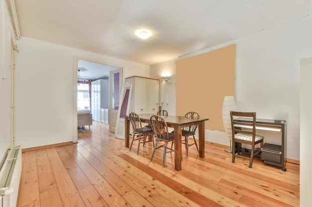 Comfortable kitchen with a pale kitchen set