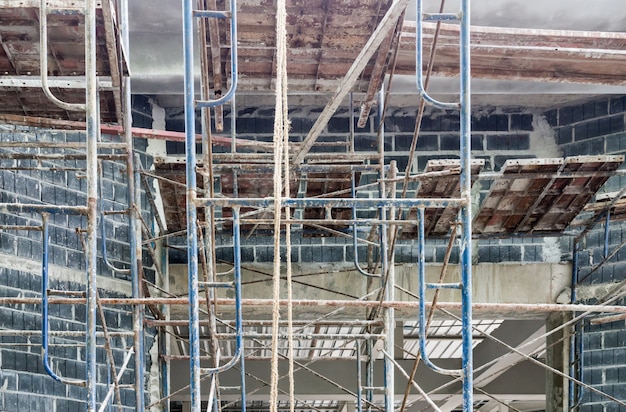 Complex scaffolding